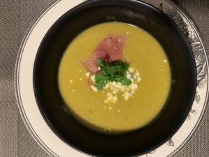 soupe de courge au jambon de Bayonne et féta