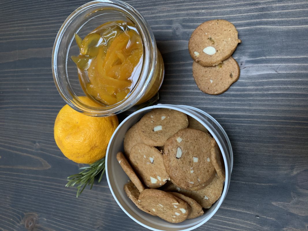 brunkager les petits biscuits danois au uyzu confit et amandes