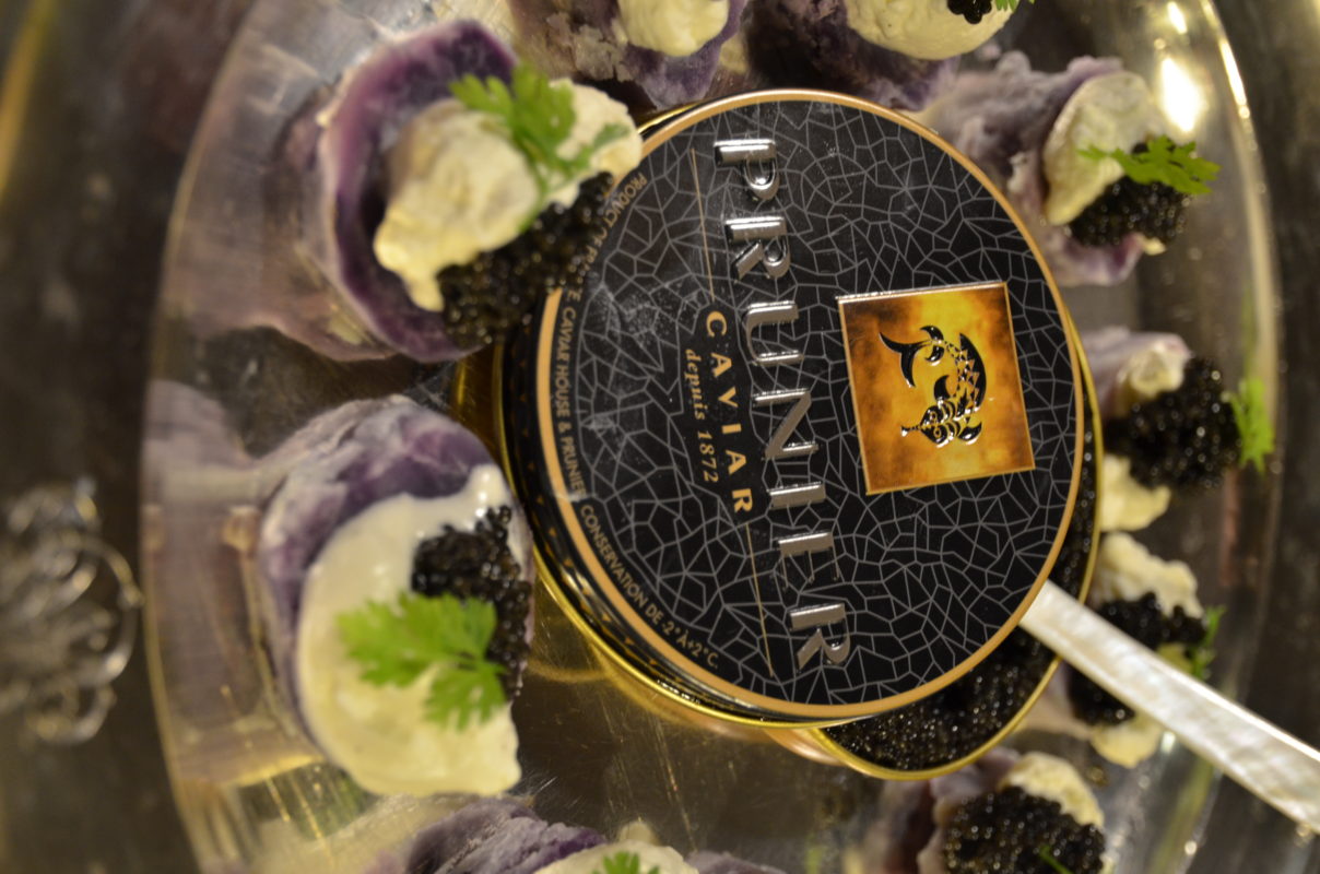 caviar Prunier 100 ans de caviar français secri dur des pommes de terre vitellotte