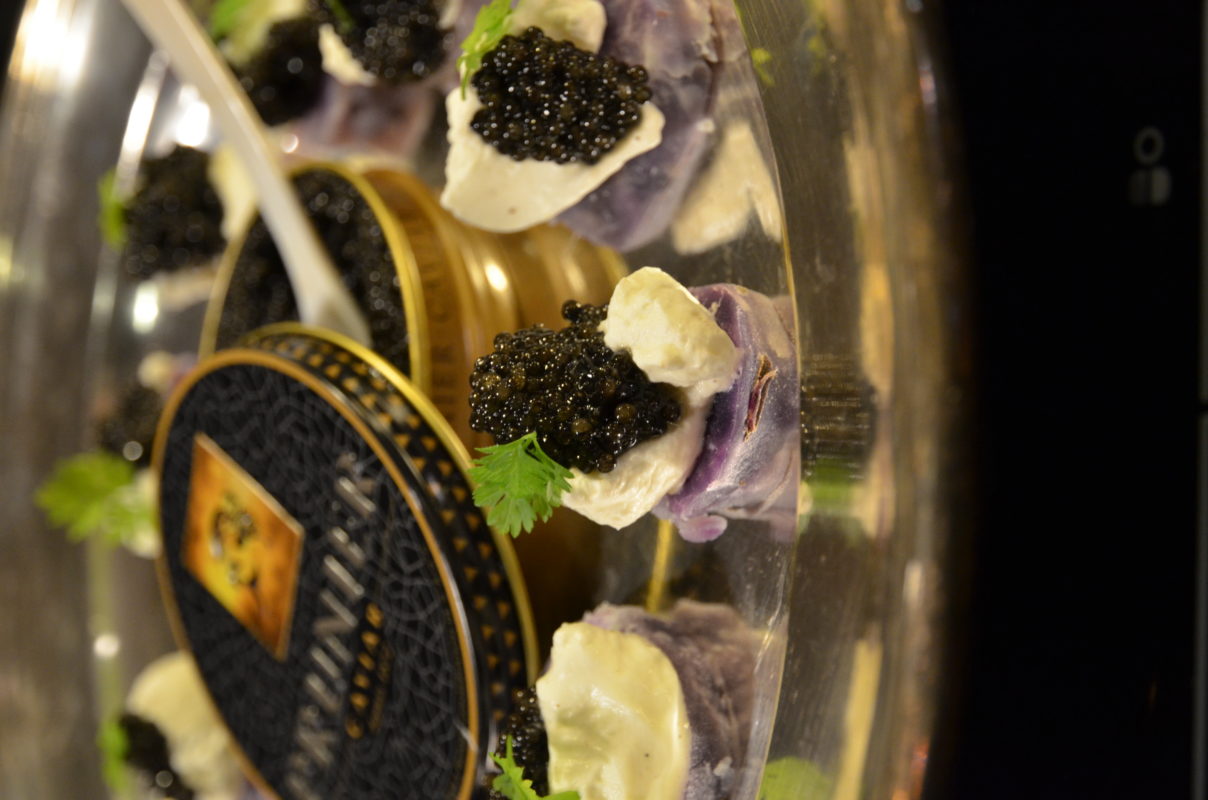 vitellotte caviar Prunier crème montée au poivre