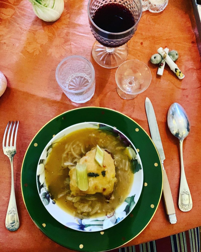 soupe à l'oignon et welsh rarebit