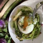 œuf poché et Tagliatelles d'asperges frites