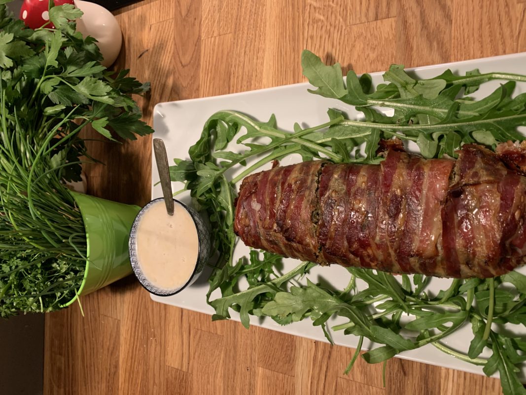 pain de viande aux herbes fraiches avec un reste de gigot de Pâques